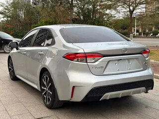2023 Toyota Corolla Sporty XII (E210) Рестайлинг, серебристый, 1318002 рублей, вид 4