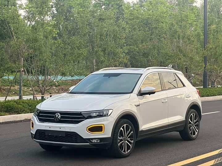 Открыть фотографии: Volkswagen T-Roc I (China Market)