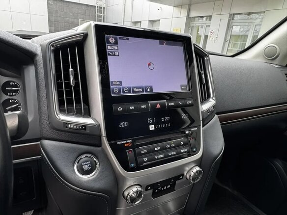 2019 Toyota Land Cruiser 200 Series Рестайлинг 2, белый, 9500000 рублей - вид 23