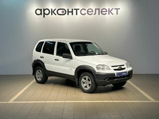 2018 Chevrolet Niva I Рестайлинг, белый, 770000 рублей, вид 3
