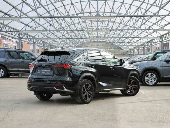 2021 Lexus NX 200 I Рестайлинг, чёрный, 3800000 рублей - вид 4