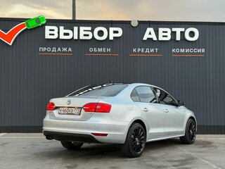 2013 Volkswagen Jetta VI, серебристый, 1390000 рублей, вид 2