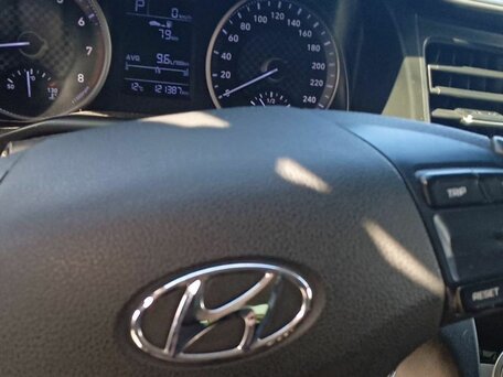 2019 Hyundai Elantra VI (AD) Рестайлинг, белый, 1110000 рублей, вид 5