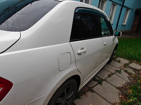2013 Nissan Tiida I Рестайлинг, белый, 590000 рублей, вид 5