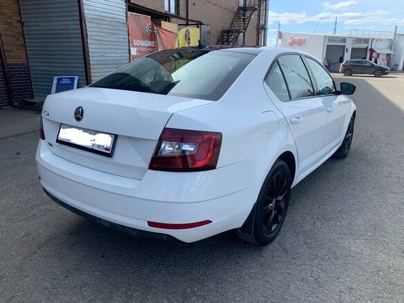 2017 Skoda Octavia III (A7), белый, 1170000 рублей - вид 12