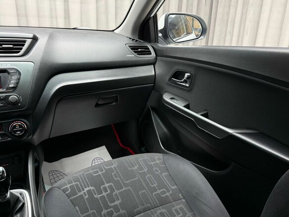 2013 Kia Rio 5-speed III, белый - вид 17