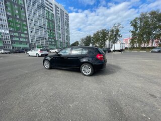 2008 BMW 1 серии 116i I (E81/E82/E87/E88) Рестайлинг, чёрный, 720000 рублей, вид 4