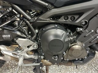 2017 Yamaha MT-09 Tracer (FJ-09), чёрный, 790000 рублей, вид 4