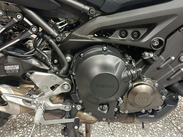 2017 Yamaha MT-09 Tracer (FJ-09), чёрный, 790000 рублей - вид 3