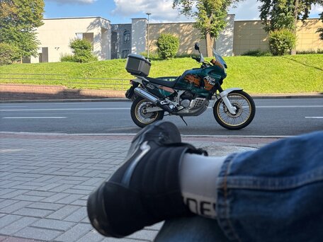 1995 Honda XRV 750 Africa Twin, зелёный, 499692 рублей, вид 4