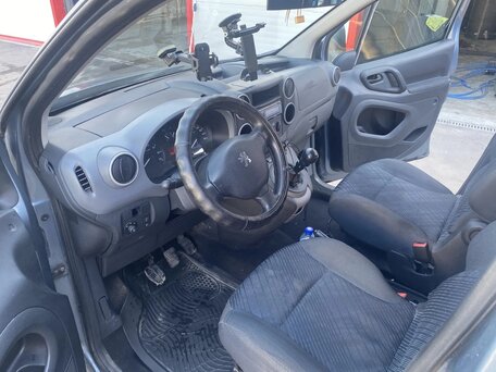 2010 Peugeot Partner II, серый, 750000 рублей, вид 5