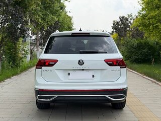 2023 Volkswagen Tiguan II Рестайлинг, белый, 2330000 рублей, вид 5