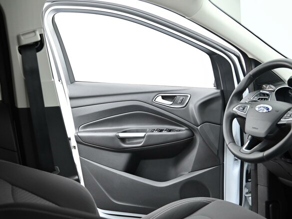 2017 Ford Kuga II Рестайлинг, белый, 1215000 рублей - вид 10