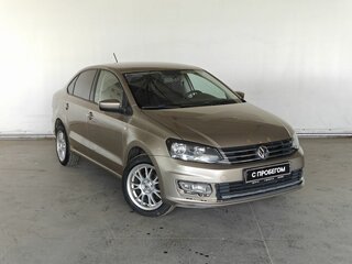 2015 Volkswagen Polo V Рестайлинг, бежевый, 675000 рублей, вид 3