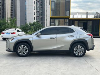 2022 Lexus UX 300e I, серебристый, 2152000 рублей, вид 4