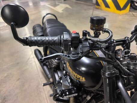 2021 Triumph Street Twin, чёрный, 950000 рублей, вид 5