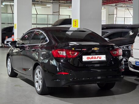 2017 Chevrolet Cruze II, чёрный, 1425000 рублей, вид 4