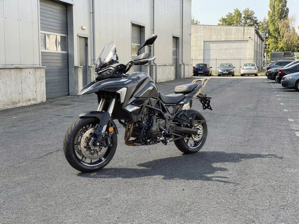 2026 Benelli TRK 702, чёрный, 570900 рублей
