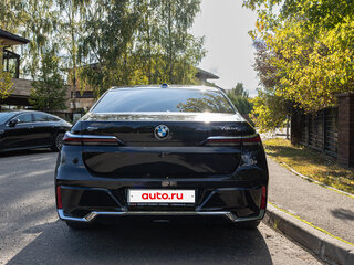 2025 BMW 7 серии 740d xDrive VII (G70), чёрный, 13800000 рублей, вид 4