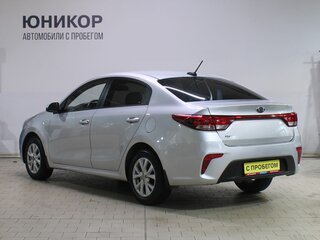 2018 Kia Rio IV, серебристый, 1159000 рублей, вид 4