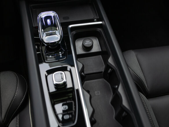 2026 Volvo XC60 II Рестайлинг 2, чёрный, 5990000 рублей - вид 23