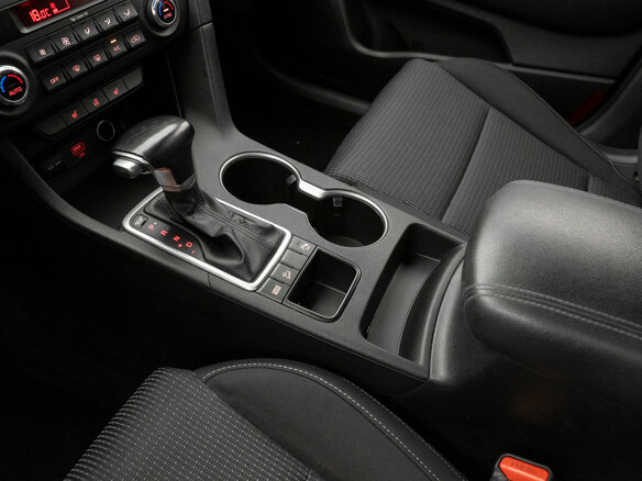 2018 Kia Sportage IV Рестайлинг, серебристый, 1800000 рублей - вид 13
