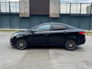 2016 Kia Rio III Рестайлинг, чёрный, 505000 рублей, вид 4