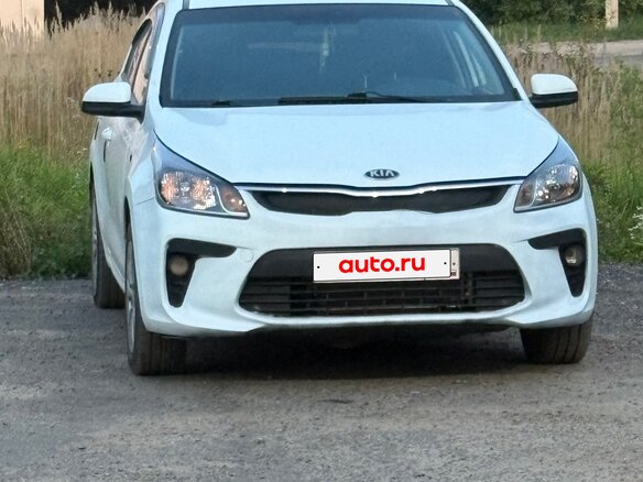 2017 Kia Rio IV, белый, 625000 рублей