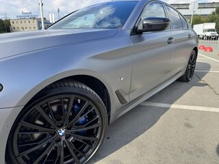 2020 BMW 5 серии 530d xDrive VII (G30/G31/G38) Рестайлинг, серый, 6100000 рублей, вид 2