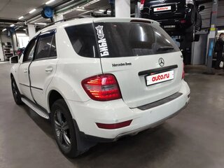 2011 Mercedes-Benz M-Класс 300 II (W164) Рестайлинг, белый, 2000000 рублей, вид 4