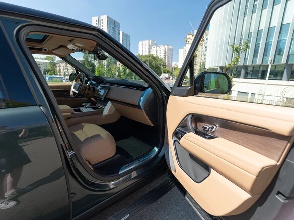 2026 Land Rover Range Rover P530 MHEV Long V, зелёный, 28600000 рублей - вид 13