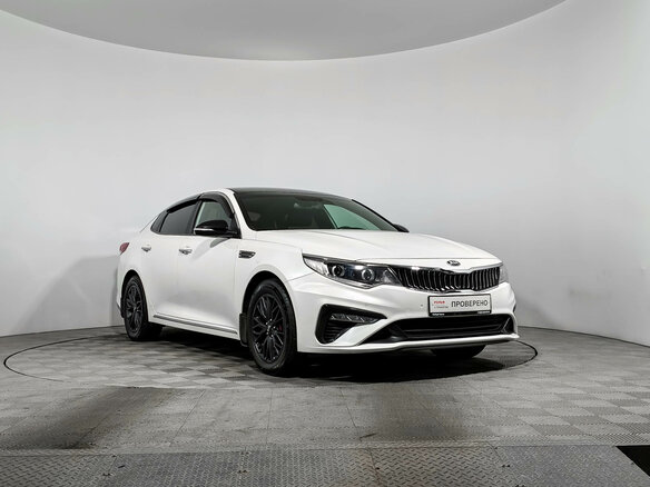 2018 Kia Optima IV Рестайлинг, белый, 1497800 рублей - вид 2