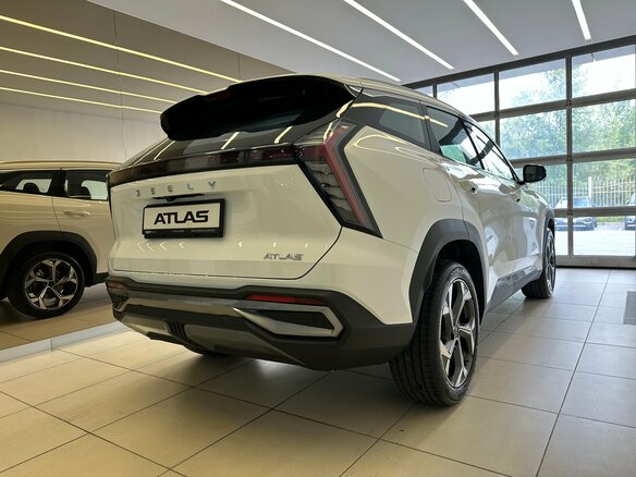2026 Geely Atlas II, белый, 3449990 рублей - вид 4