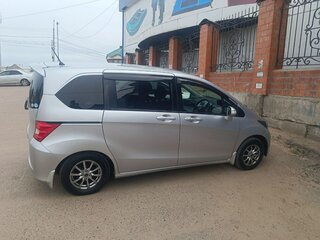 2011 Honda Freed I Рестайлинг, серый, 860000 рублей, вид 4