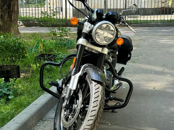 2025 Royal Enfield Super Meteor, чёрный, 650000 рублей - вид 8