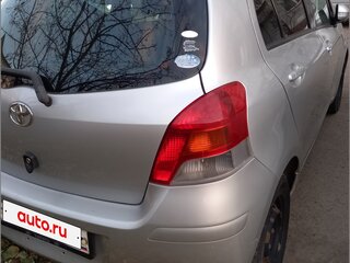 2010 Toyota Vitz II (XP90), серебристый, 650000 рублей, вид 4