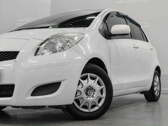 2010 Toyota Vitz II (XP90), белый, 650000 рублей - вид 21
