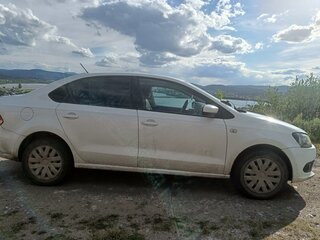 2014 Volkswagen Polo V, белый, 400000 рублей, вид 3