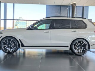 2019 BMW X7 40i I (G07), белый, 8800000 рублей, вид 2