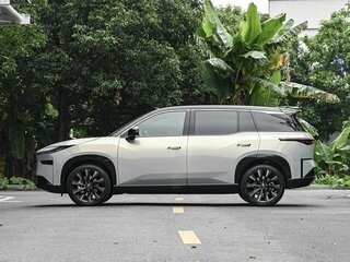 2026 Toyota bZ3X 58.3 kWh, серебристый, 2750000 рублей, вид 4