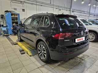 2020 Volkswagen Tiguan II Рестайлинг, чёрный, 2190000 рублей, вид 4