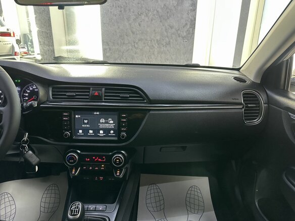 2018 Kia Rio IV, серебристый, 1465000 рублей - вид 30