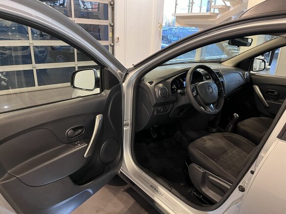2015 Renault Sandero Stepway II, серебристый, 860000 рублей - вид 20