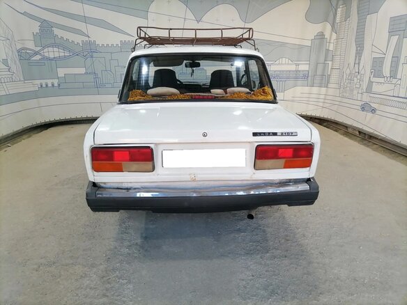 2010 Lada (ВАЗ) 2107, белый, 90000 рублей - вид 3