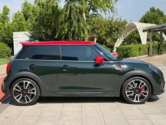 2023 Mini Hatch JCW III (F55/F56) Рестайлинг 2, чёрный - вид 6