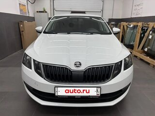 2019 Skoda Octavia III (A7) Рестайлинг, белый, 1780000 рублей, вид 2