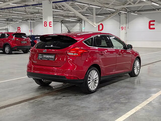 2017 Ford Focus III Рестайлинг, красный, 1080000 рублей, вид 5