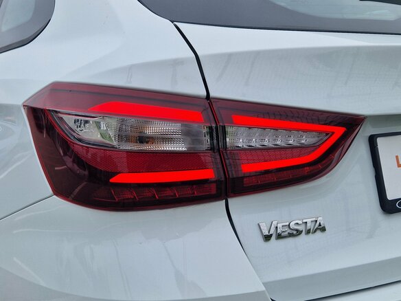 2024 Lada (ВАЗ) Vesta SW I Рестайлинг (NG), белый, 1807900 рублей - вид 13