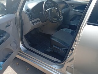 2008 Mitsubishi Grandis I, серебристый, 630000 рублей, вид 5