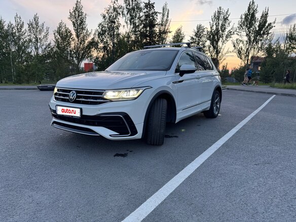 2021 Volkswagen Tiguan II Рестайлинг, белый, 3500000 рублей
